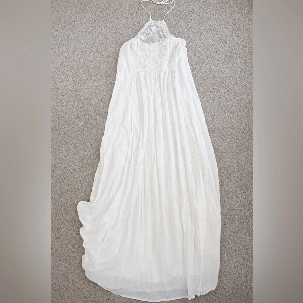 Abercrombie & Fitch White Lace Halter Maxi dress size Medium
